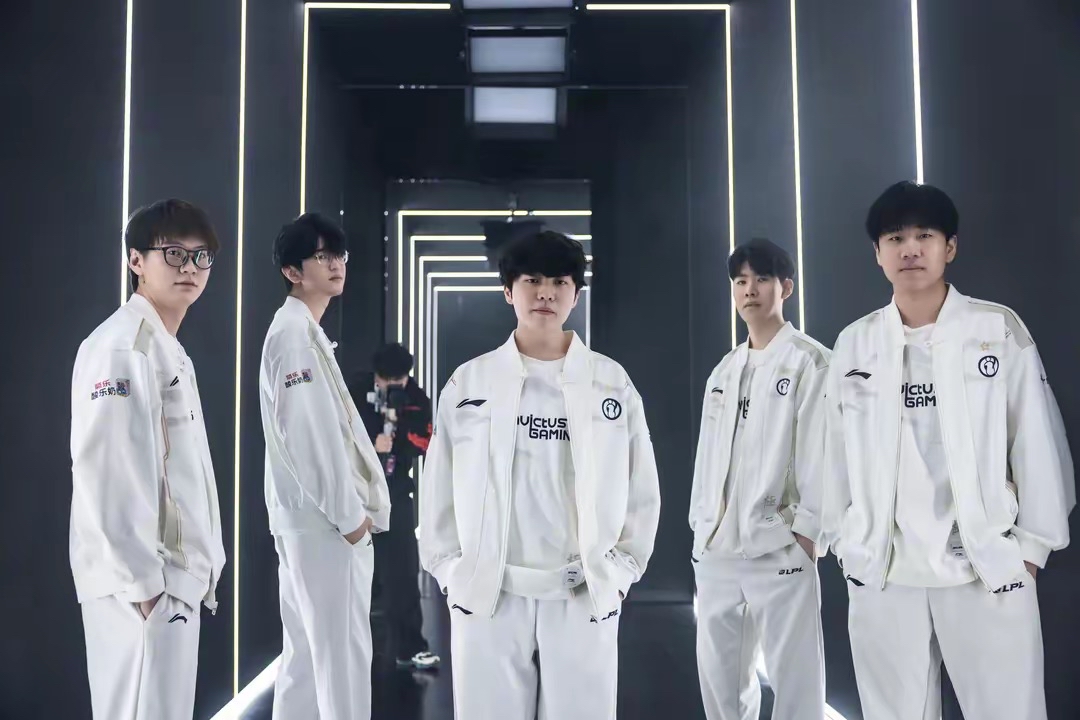 他曾短暂加 他曾短暂加