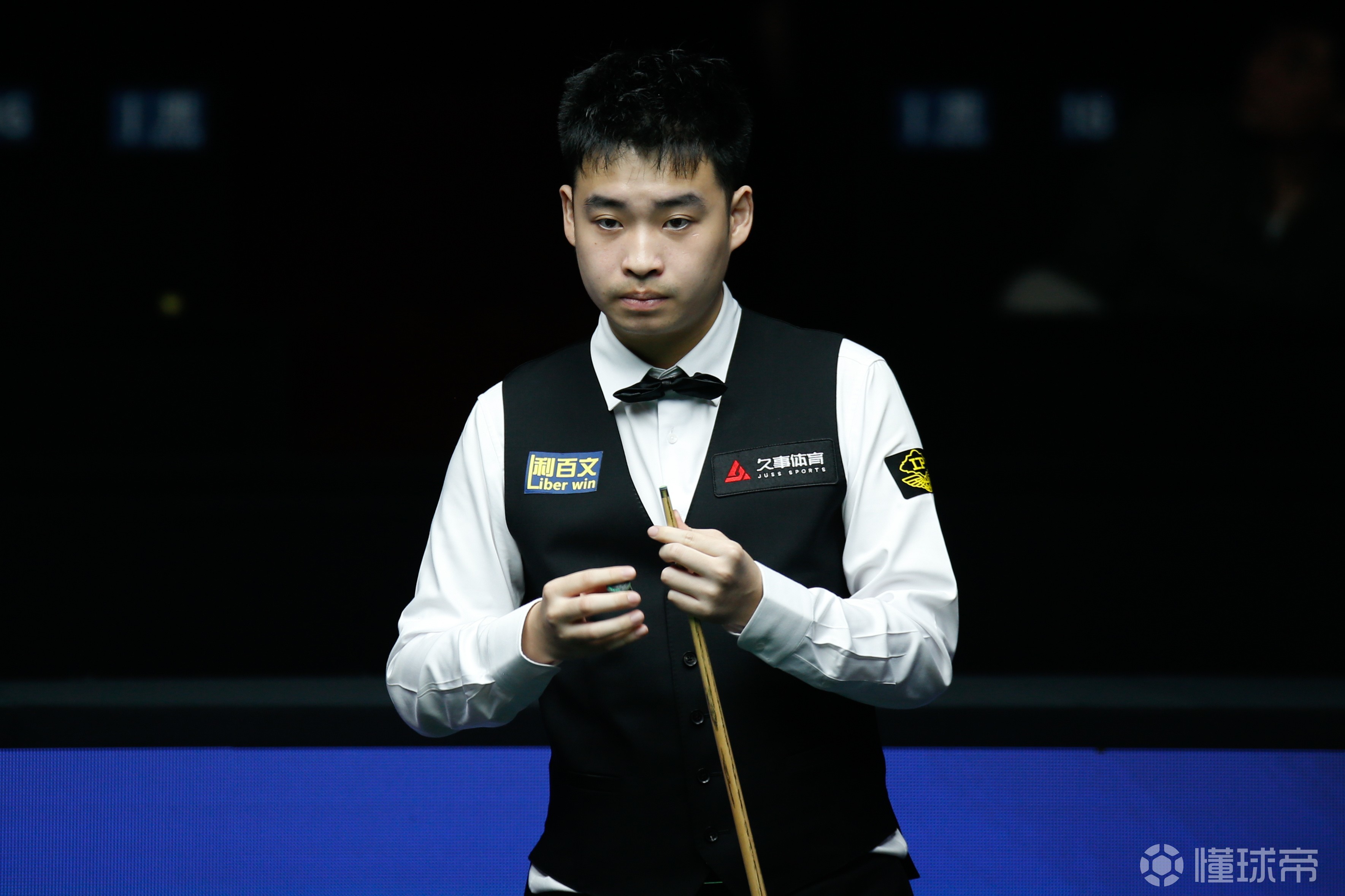 比赛中频频 比赛中频频