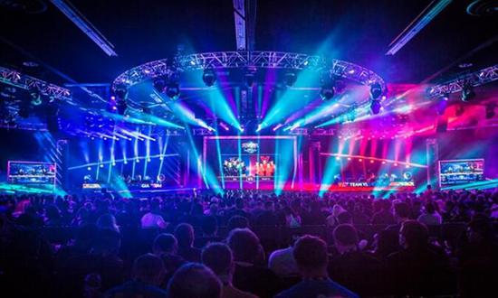 因争峰而 因争峰而