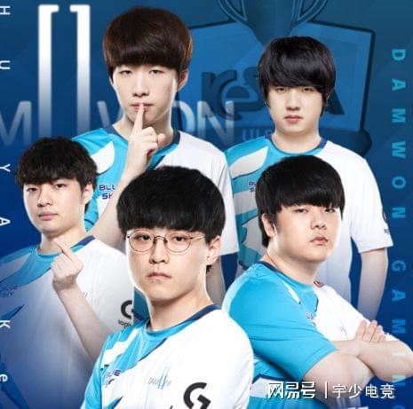 在右侧交替 在右侧交替